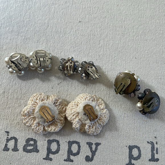 Vintage Clip on Ear rings/ set of 4 pair/Costume Jewelry - Picture 6 of 9